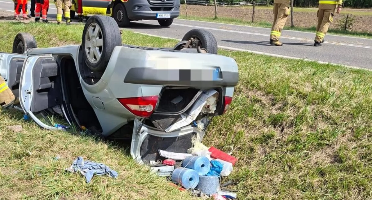 Dachowanie na DW 637. Kierowca był pijany