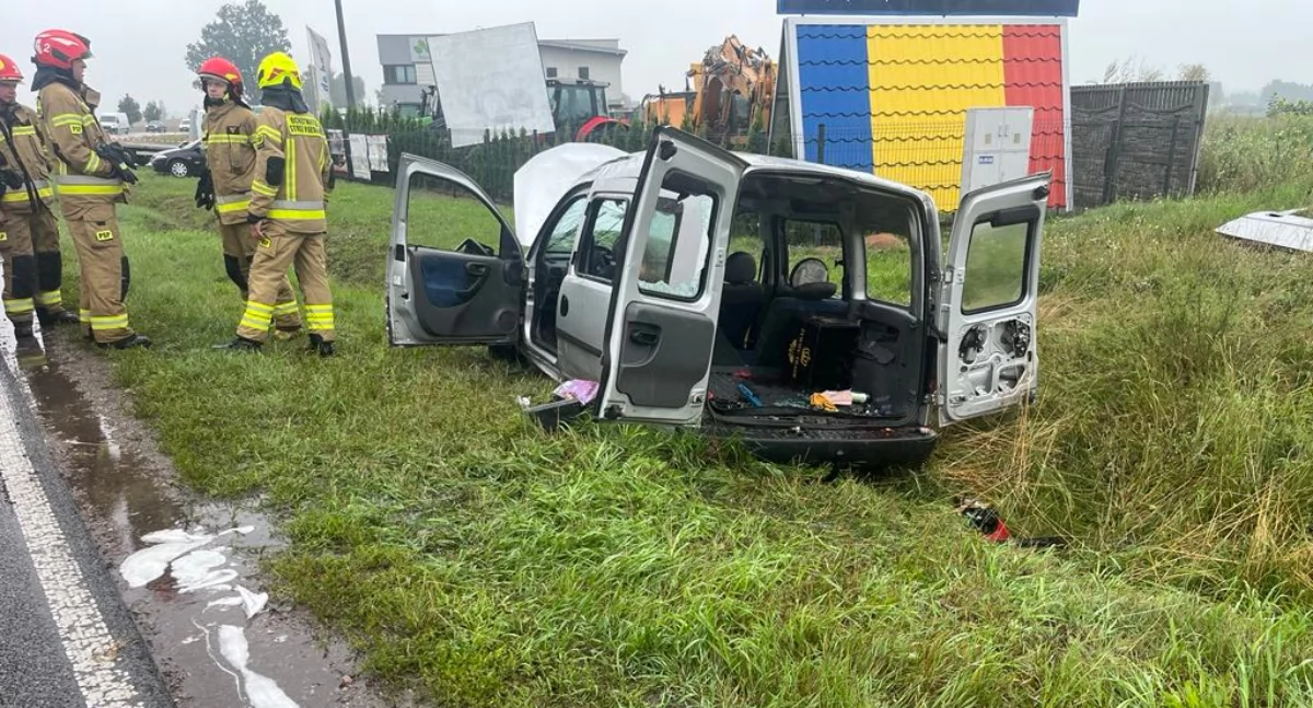 Wypadek na DK 63 w Wiśniewie. Dwoje pasażerów rannych