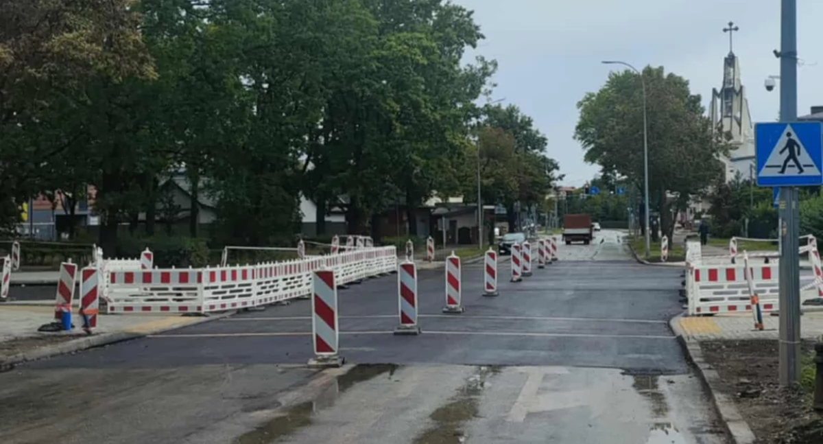 Utrudnienia drogowe. Warunkowo przywrócono ruch na ul. 3 Maja, wkrótce zamknięcie ul. Piłsudskiego