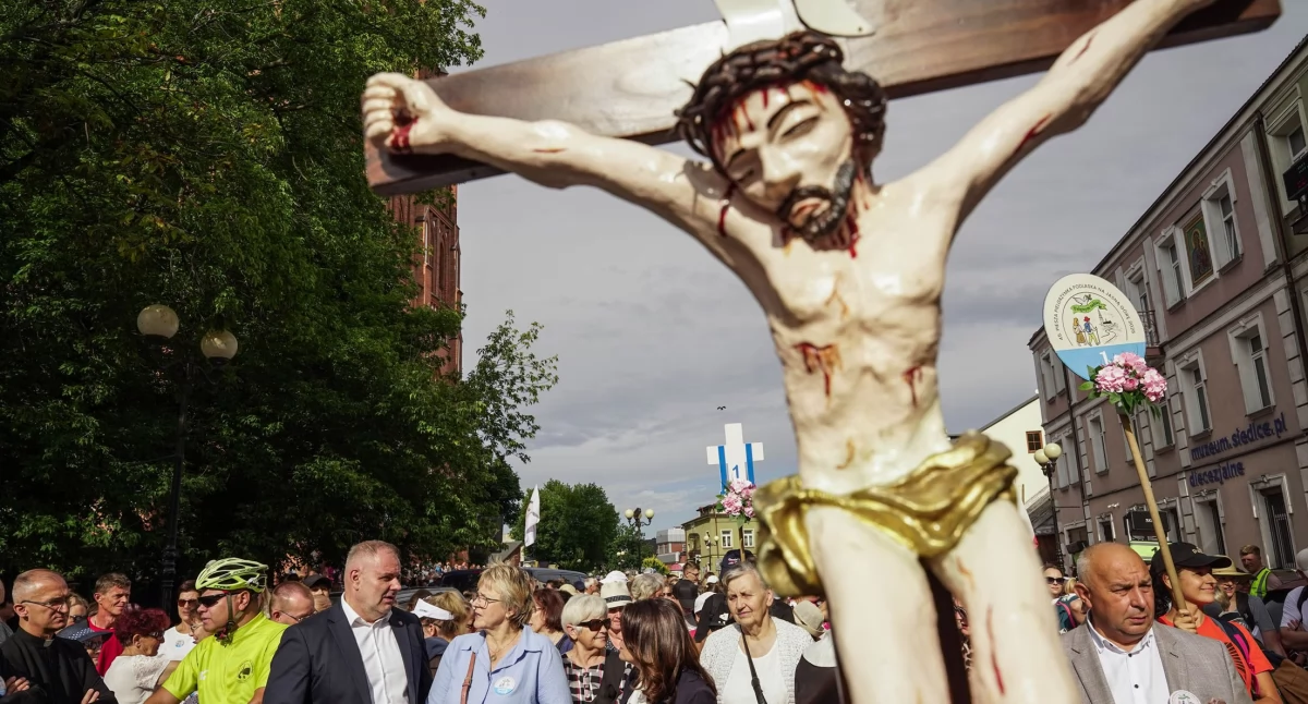 „Pielgrzymi nadziei” wyruszyli na Jasną Górę – rozpoczęła się 45. Piesza Pielgrzymka Podlaska