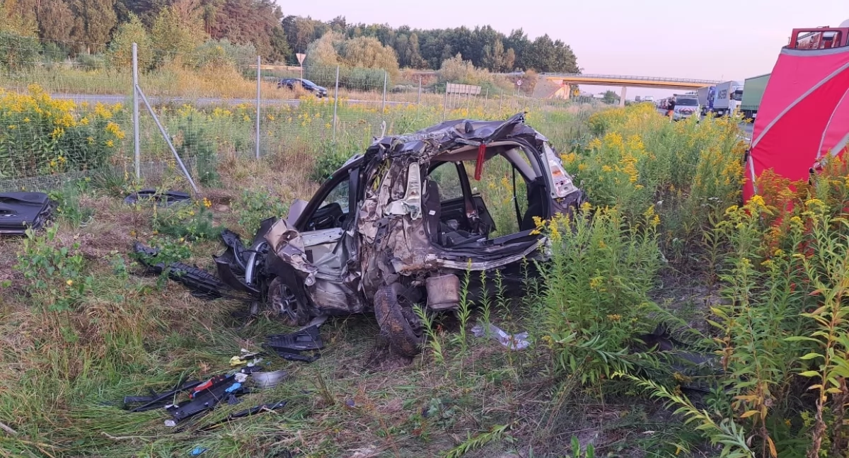 Tragiczny wypadek na S17. Dwie osoby nie żyją, trzy ranne