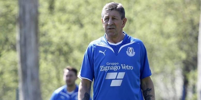 I strzela bramki!