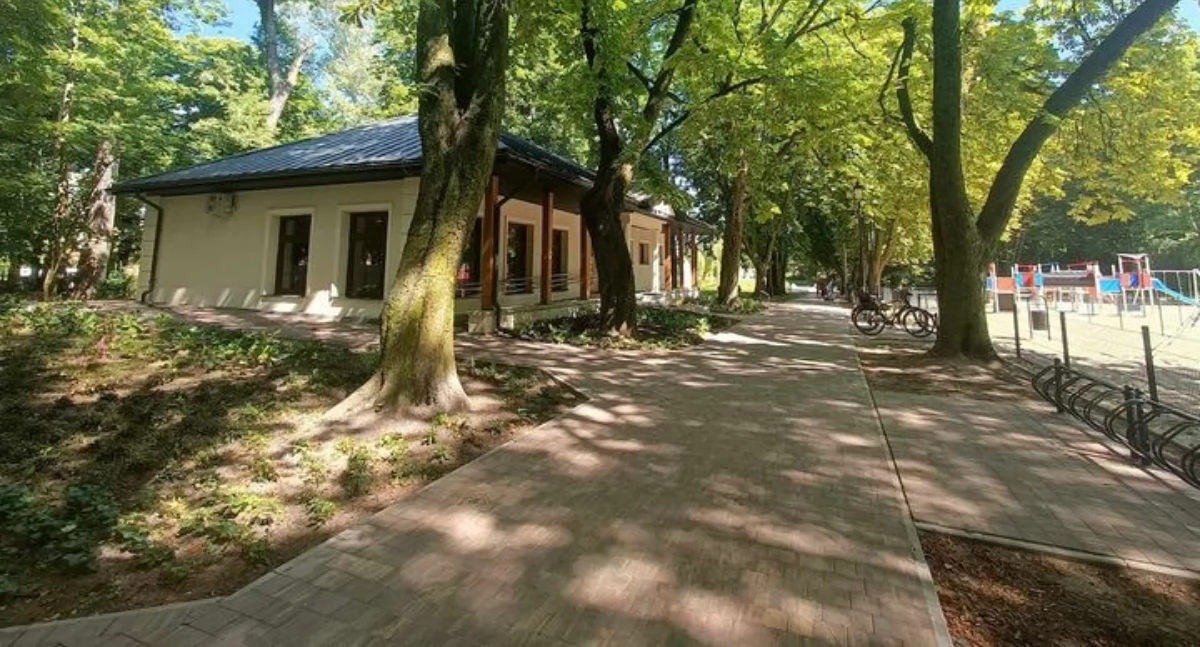 Hulajnogą elektryczną do siedleckiego parku Aleksandria już nie wjedziecie! Radni zdecydowali o zmianie!