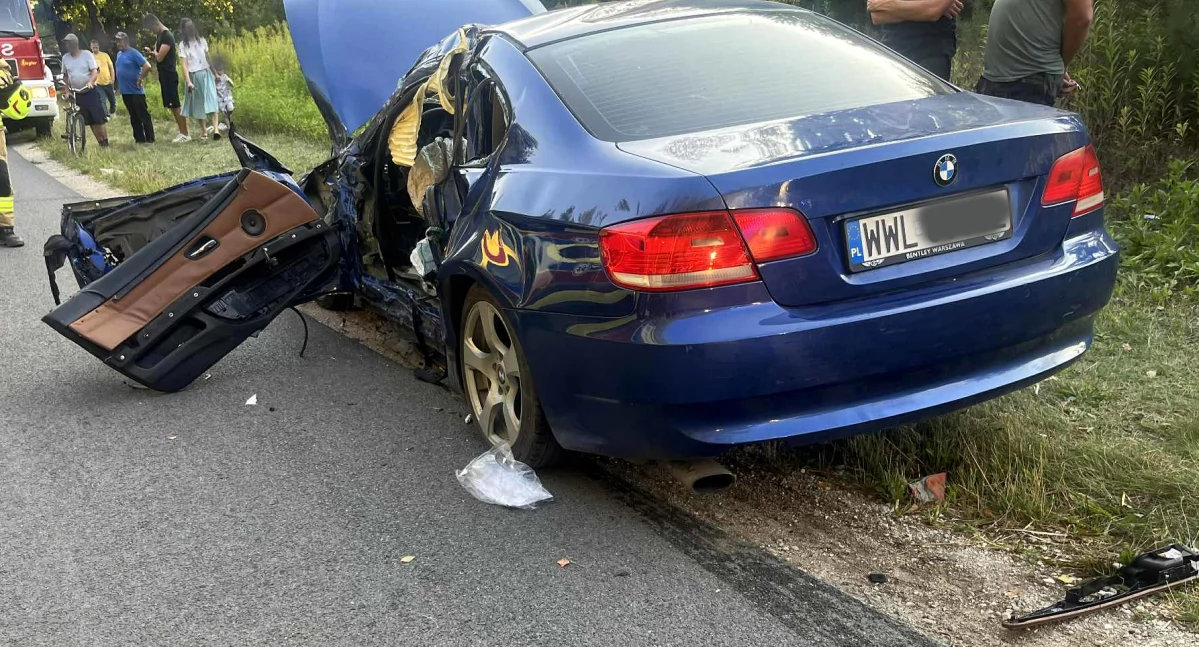 Wypadek w Trzcińcu. 22-latek dachował BMW