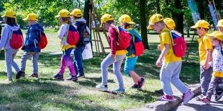 Rowerzysta wjechał w grupę przedszkolaków