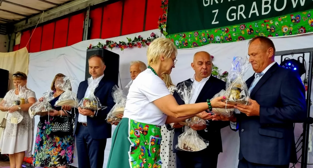 Wzruszająco, radośnie i energetycznie w Grabowcu podczas festynu rodzinnego „Sielskie życie na wsi”