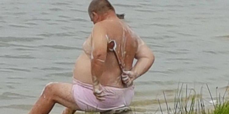 Zalew wszystko umyje - nawet uszy i szyję!