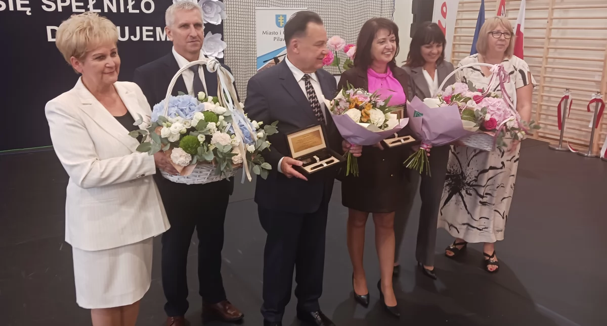Marszałek w Gocławiu, czyli nowa hala sportowa i obserwatorium astronomiczne 