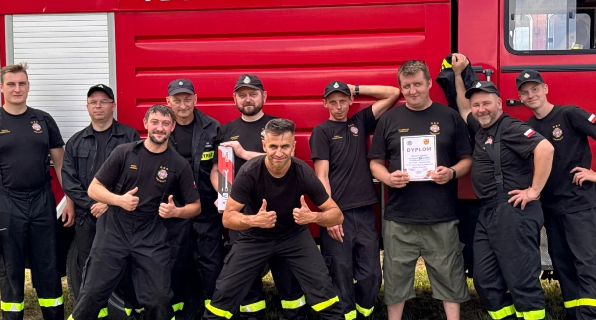 Strażacy z OSP Pietrusy zbierają pieniądze defibrylator AED 