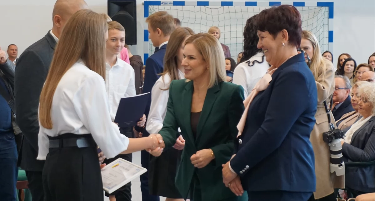 Pierwsza Dama Marta Nawrocka na uroczystościach w szkole Liwie