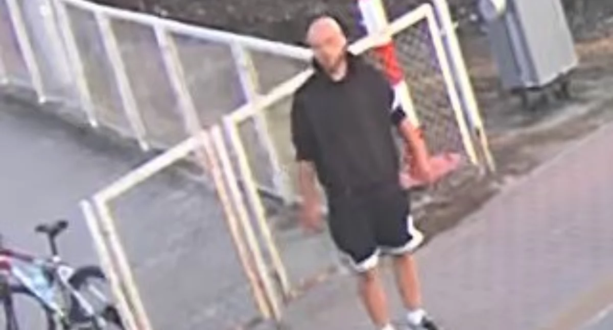 Uszkodził biletomat na stacji Siedlce Zachodnie. Szuka go policja  