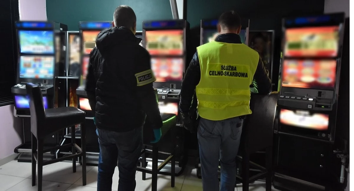 Małe nielegalne „kasyno” w Łukowie zlikwidowane!