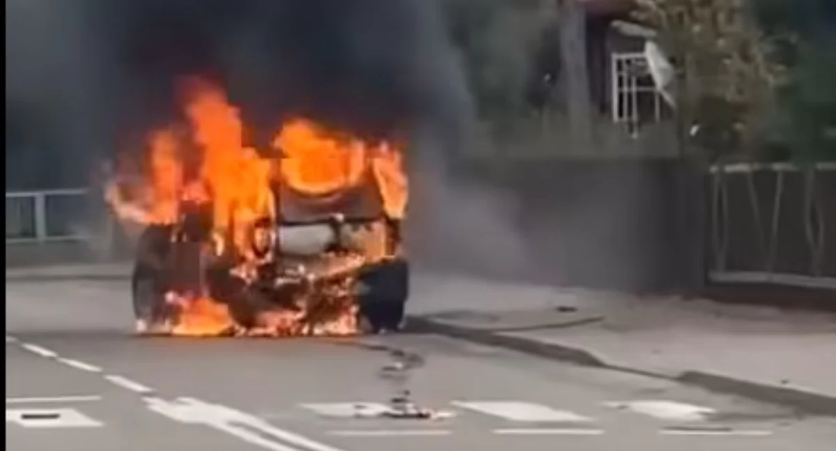 Peugeot całkowicie się spalił (obejrzyj filmik)