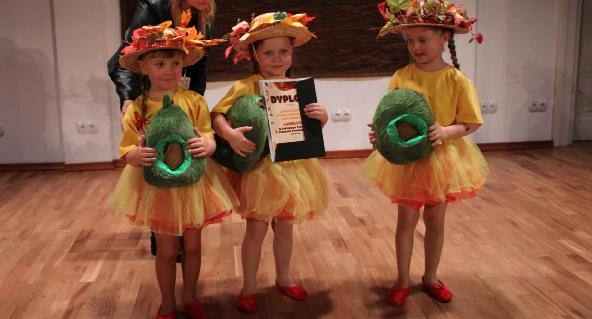 Jesień wyśpiewana przez młodych artystów, czyli Jesienny Festiwal Piosenki Przedszkolnej 