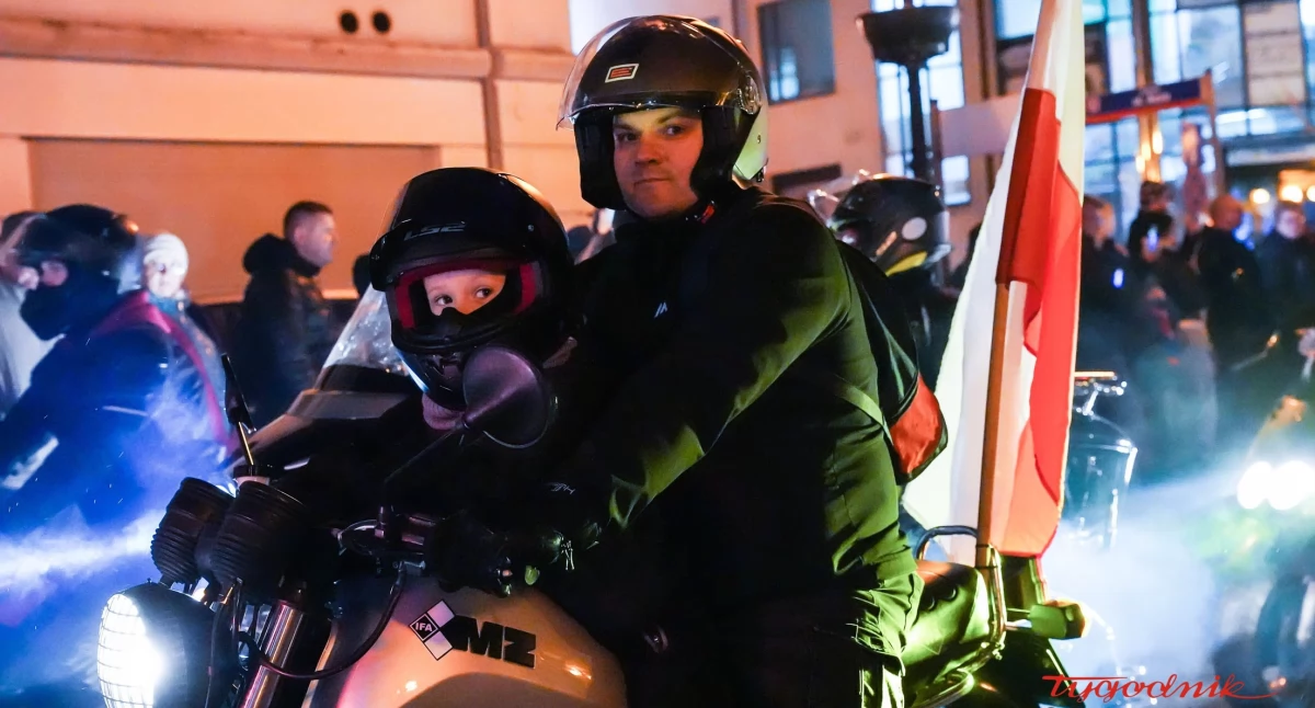 MotoParada Niepodległości rozświetliła Siedlce. Wspólne świętowanie w biało-czerwonych barwach (zdjęcia+filmy)
