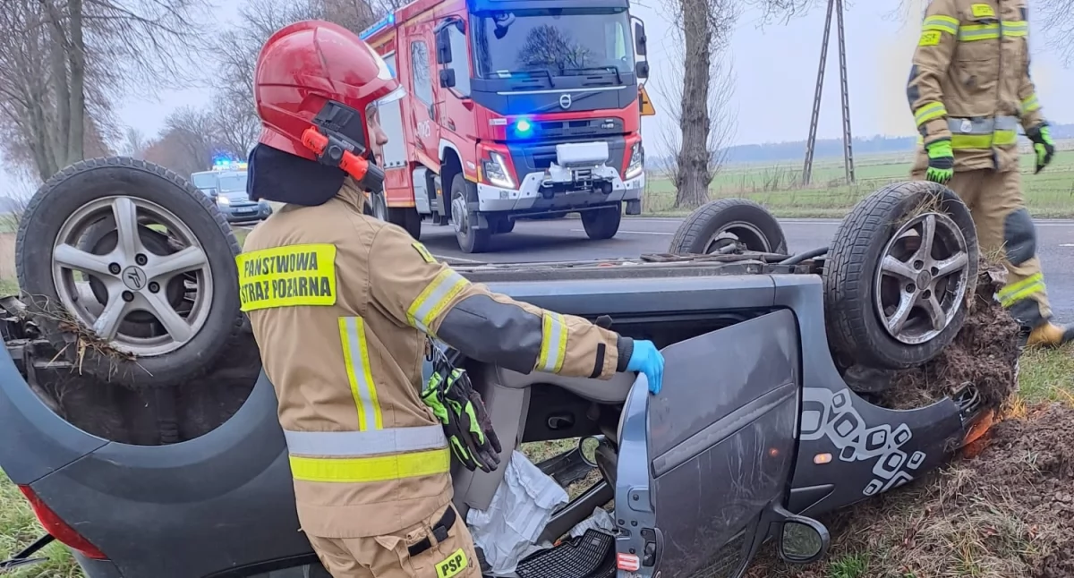 Dachowanie samochodu osobowego w gminie Łuków!