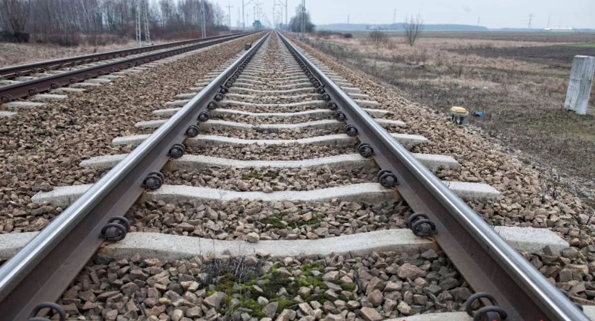 Tragiczne potrącenie na stacji Nowe Dębe Wielkie. Nie żyje młody mężczyzna
