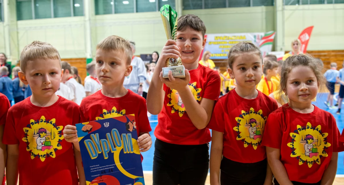Maluchy na starcie, rodzice na trybunach. 35. Spartakiada Przedszkoli w Siedlcach