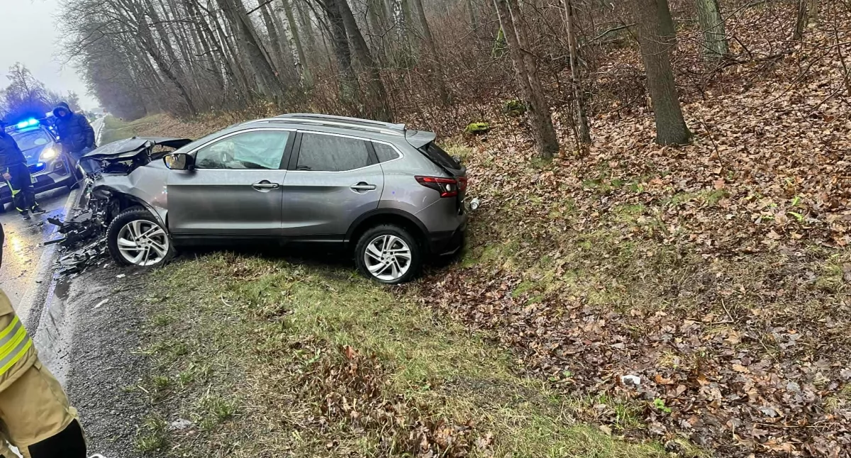 Poważny wypadek w Mościbrodach. Zderzenie czterech pojazdów, dwie osoby ranne AKTUALIZACJA!