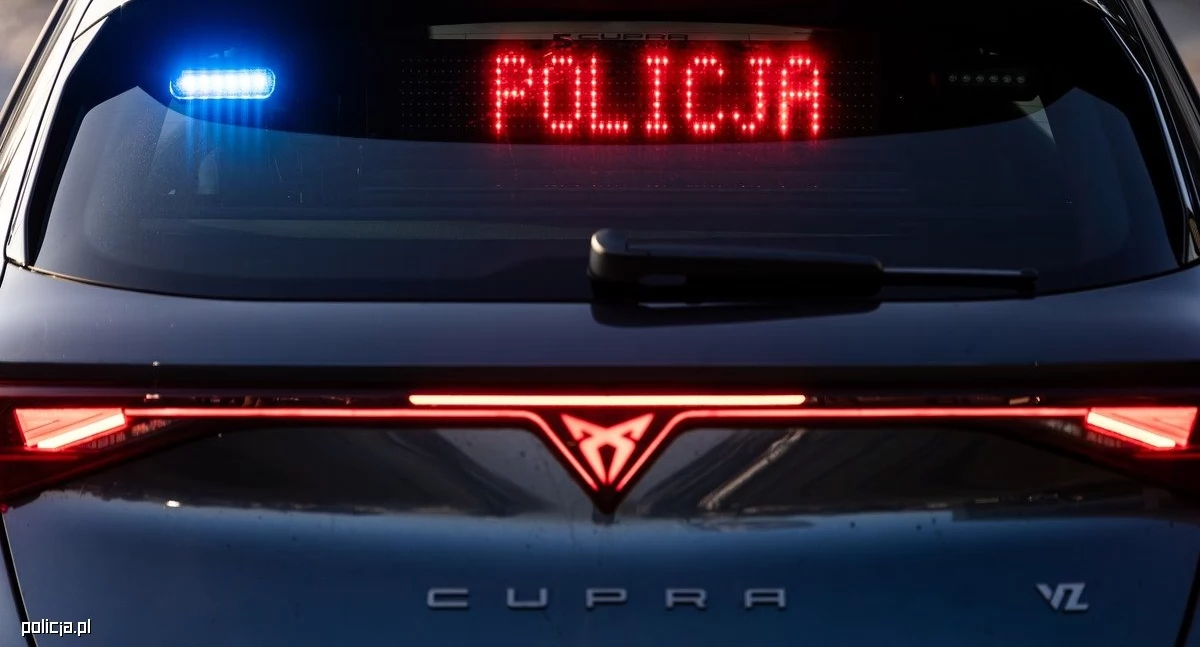 Święta Bożego Narodzenia rozpoczęte. Policja apeluje do kierowców o ostrożność na drogach