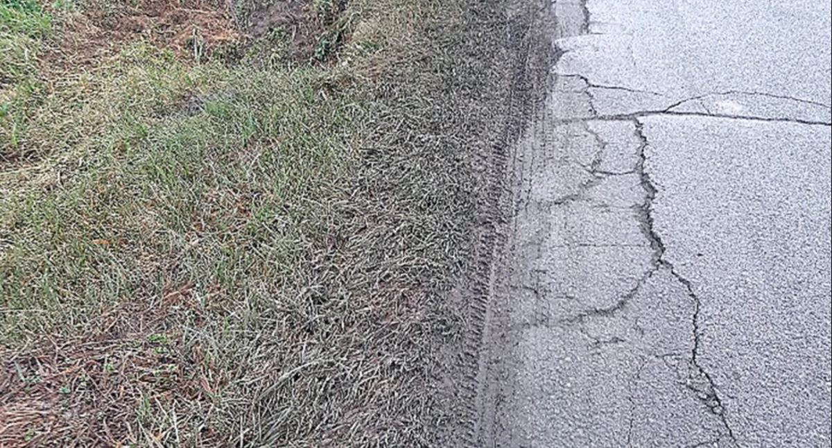 Ciężarówki niszczą drogi w gminie Suchożebry