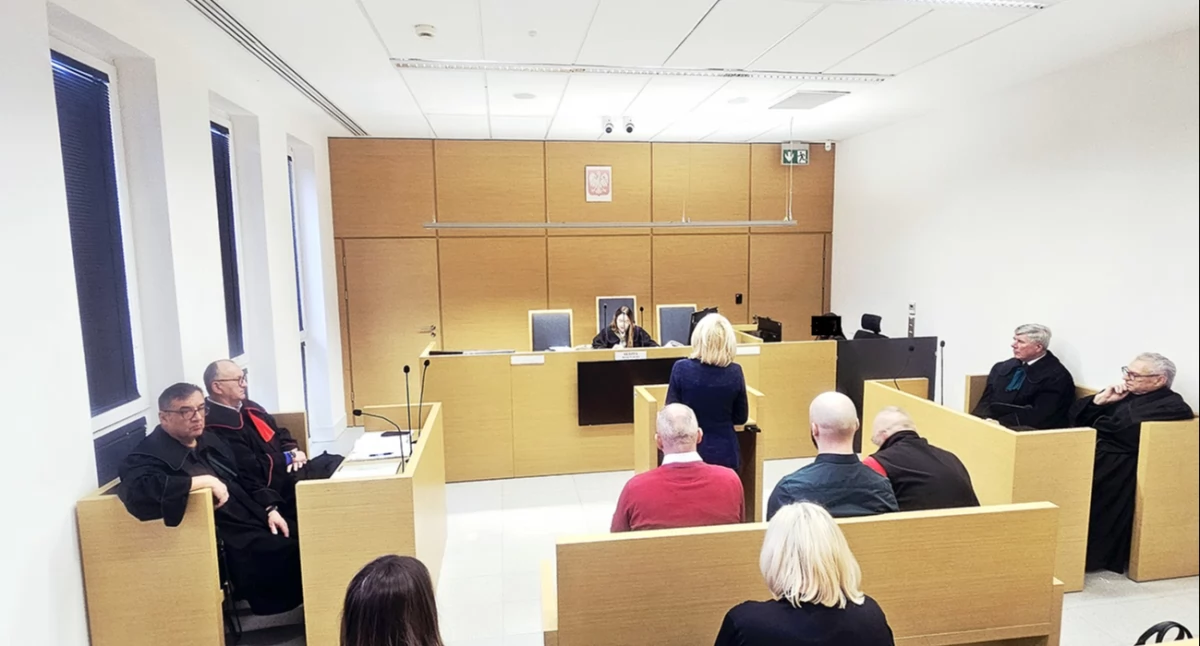 Siedlce: Ratownicy tłumaczą się procedurami. Córka, płacząc, mówi 
