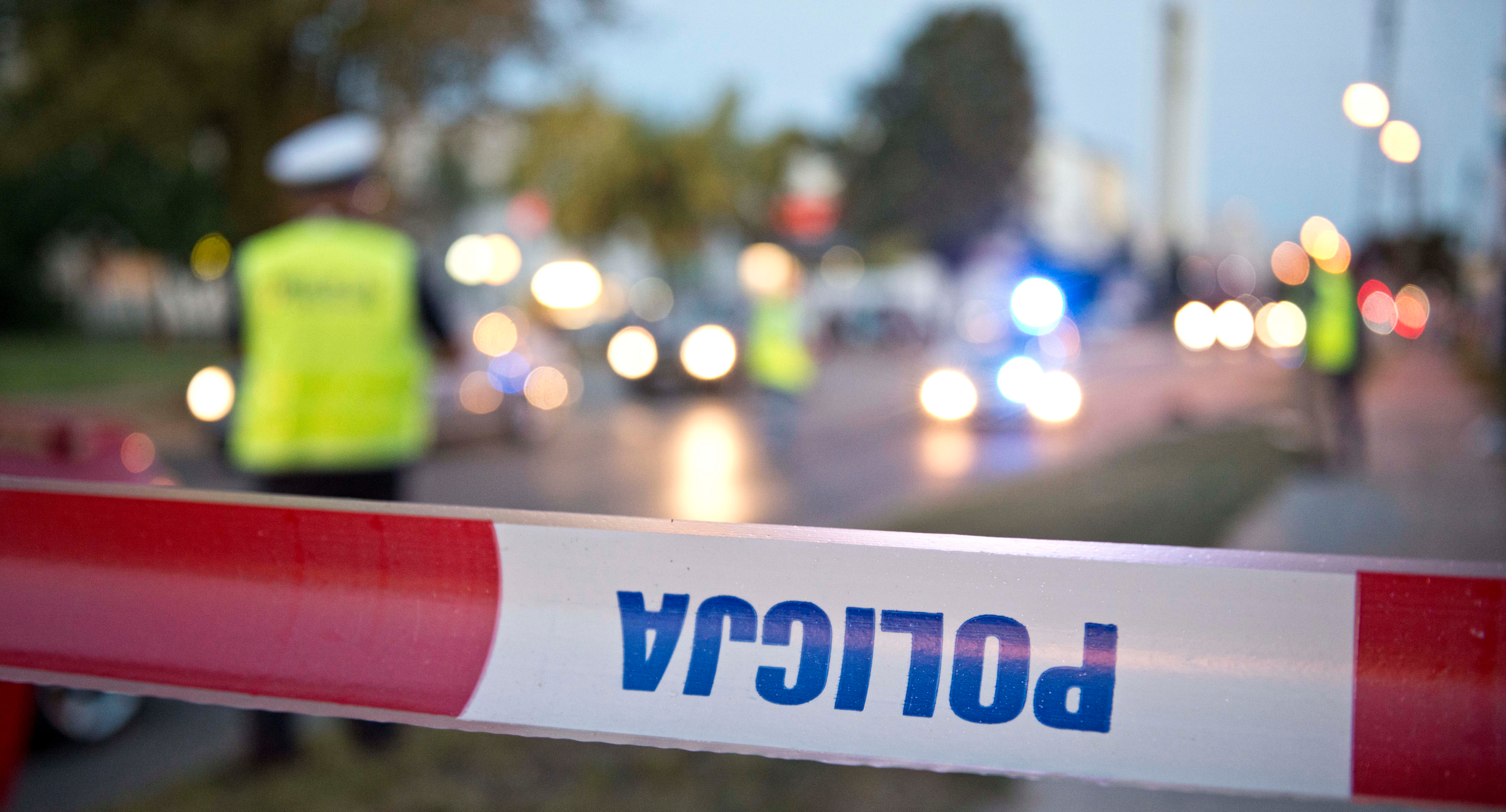 Śmiertelny wypadek na DW637. Dachowanie i zderzenie z drzewem