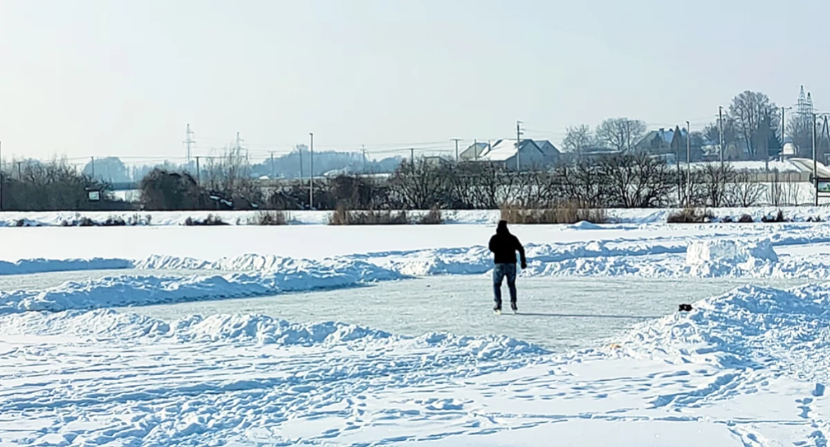 Łosice: Ślizgawka na zalewie