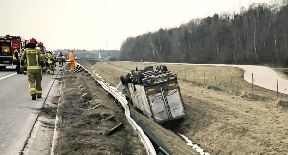 Zderzenie na A2 w Starej Niedziałce. Są ranni, utrudnienia w kierunku Warszawy (aktualizacja)