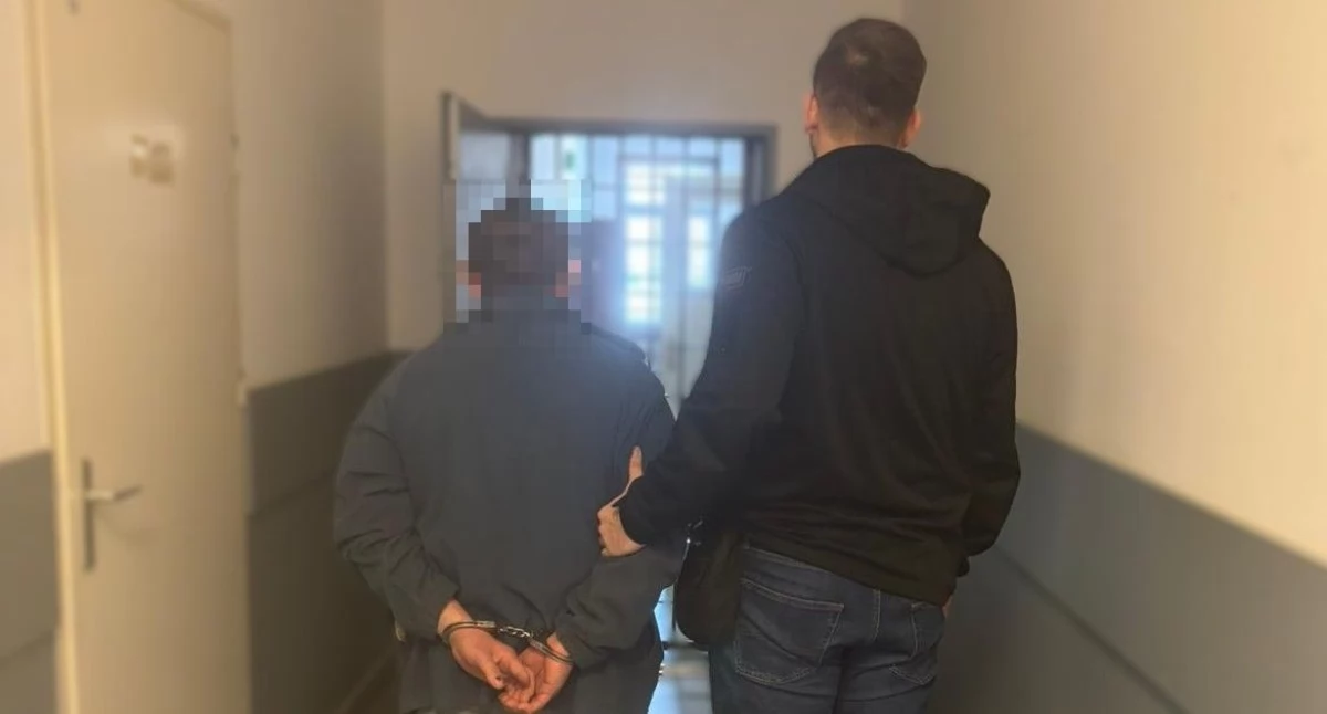 Dramatyczna interwencja w gminie Żelechów. 52-latek zaatakował policjantów piłą spalinową