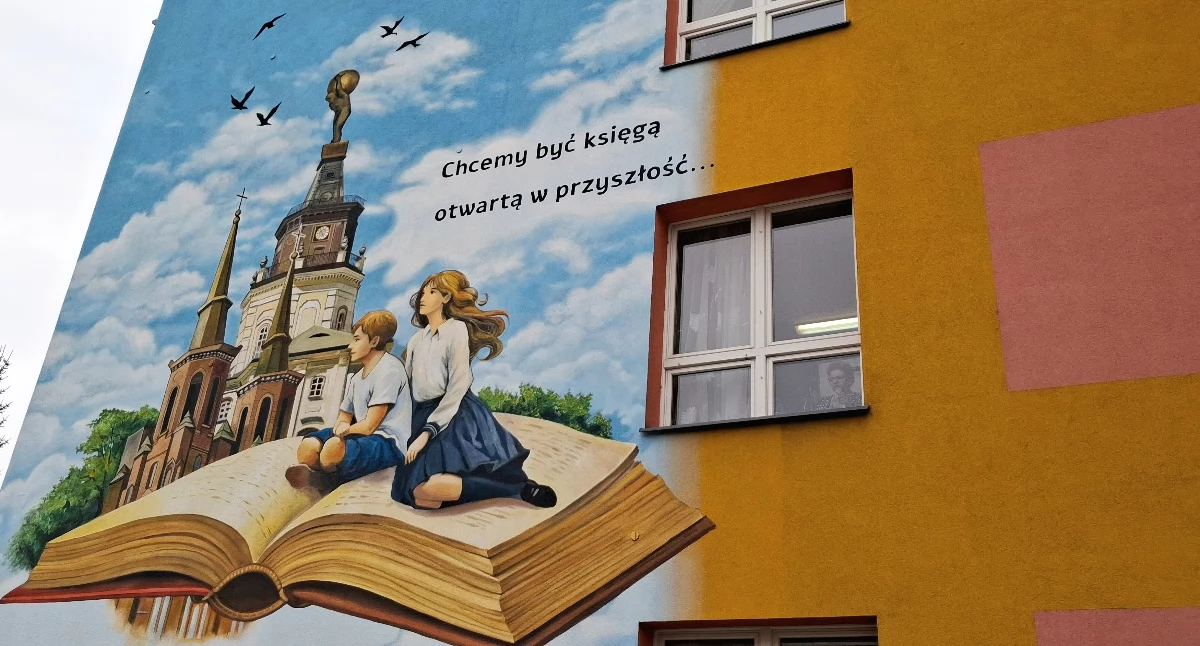 110 lat Szkoły Podstawowej nr 6 w Siedlcach - powstał piękny mural! (zdjęcia)