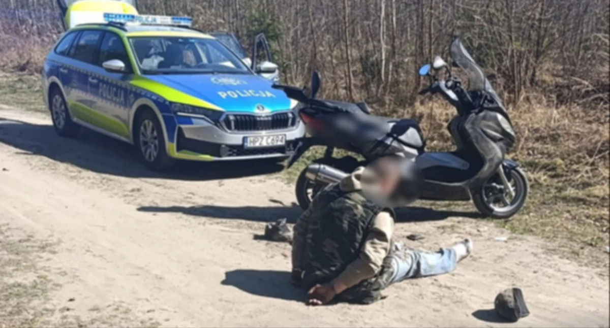 Pijany motocyklista uciekał przed policją w Cegłowie. Miał 2 promile i brak uprawnień