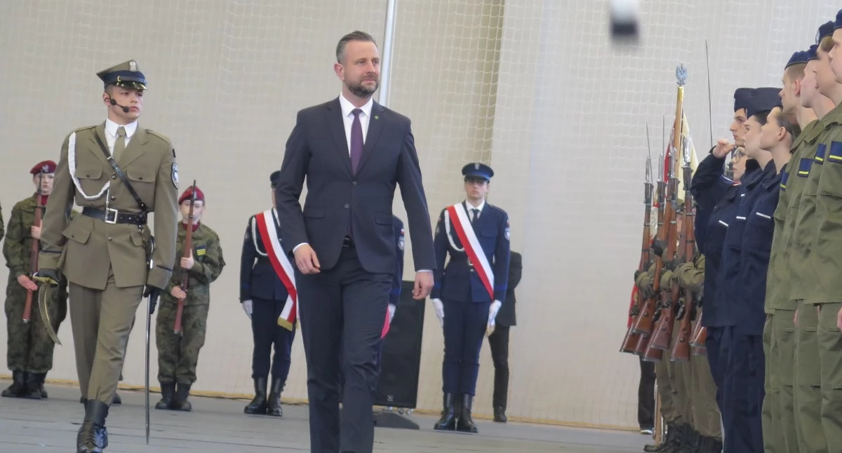 Wicepremier Kosiniak-Kamysz w Sokołowie Podlaskim. Młodzież z klas mundurowych złożyła ślubowanie. (ZDJĘCIA, WIDEO)