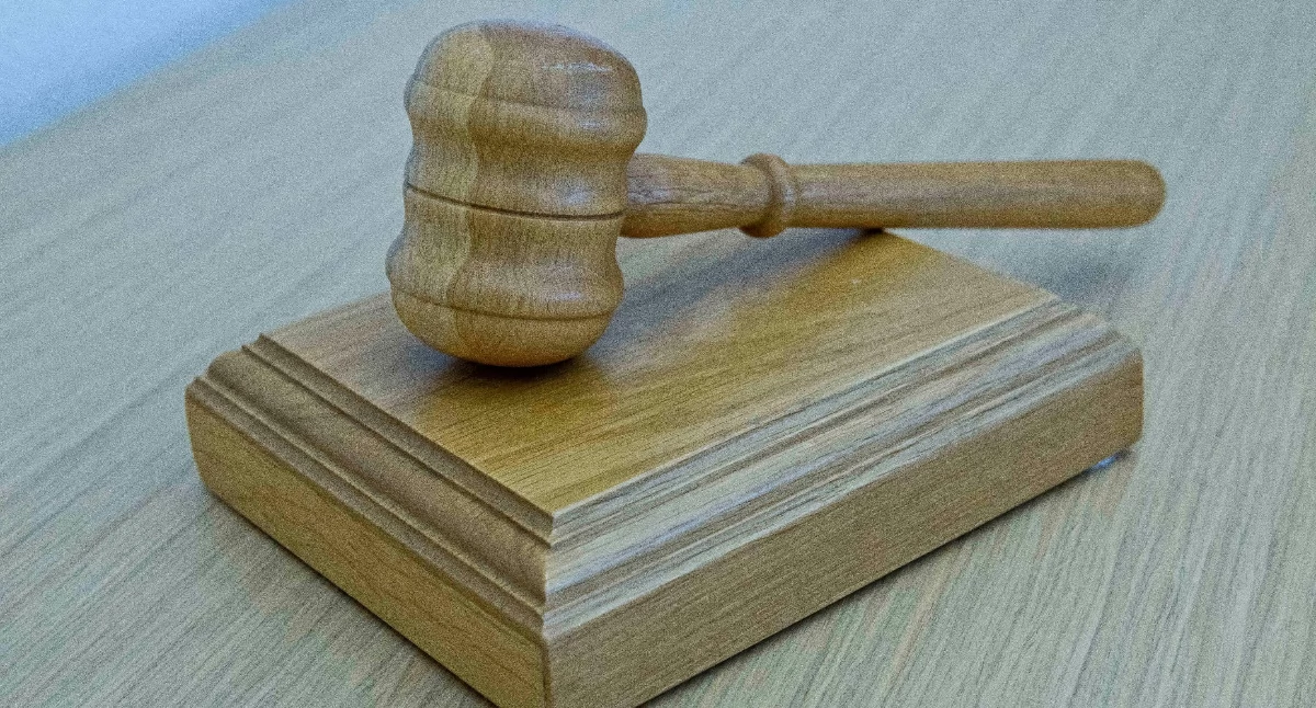 Złamał sądowy zakaz i wsiadł za kierownicę. Wyrok w 48 godzin
