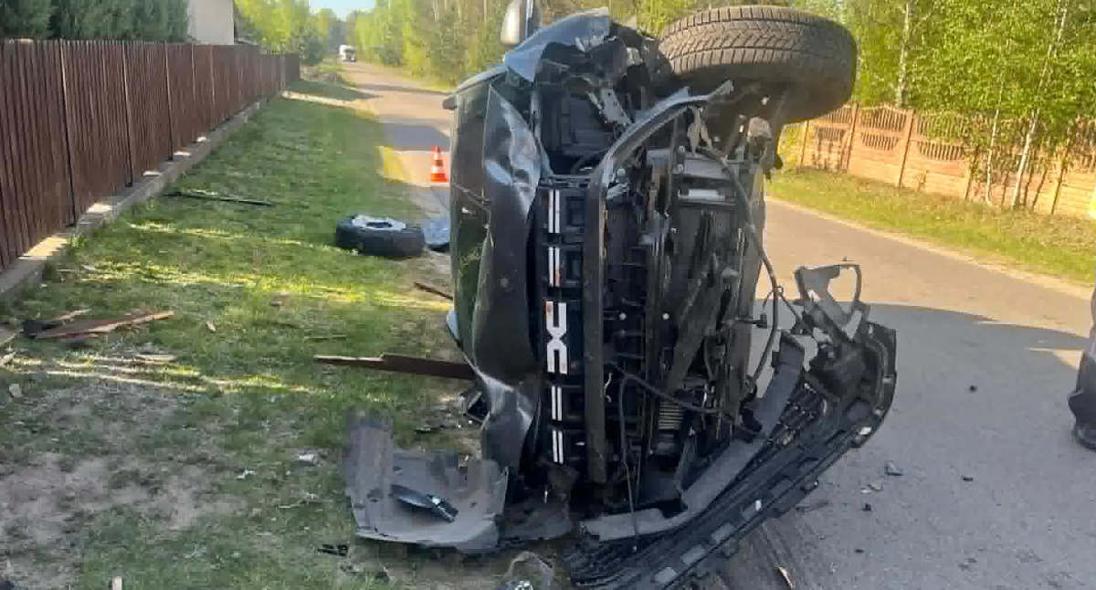 Wypadek w drodze na maturę. Zderzenie dwóch aut w Olszycu-Folwarku