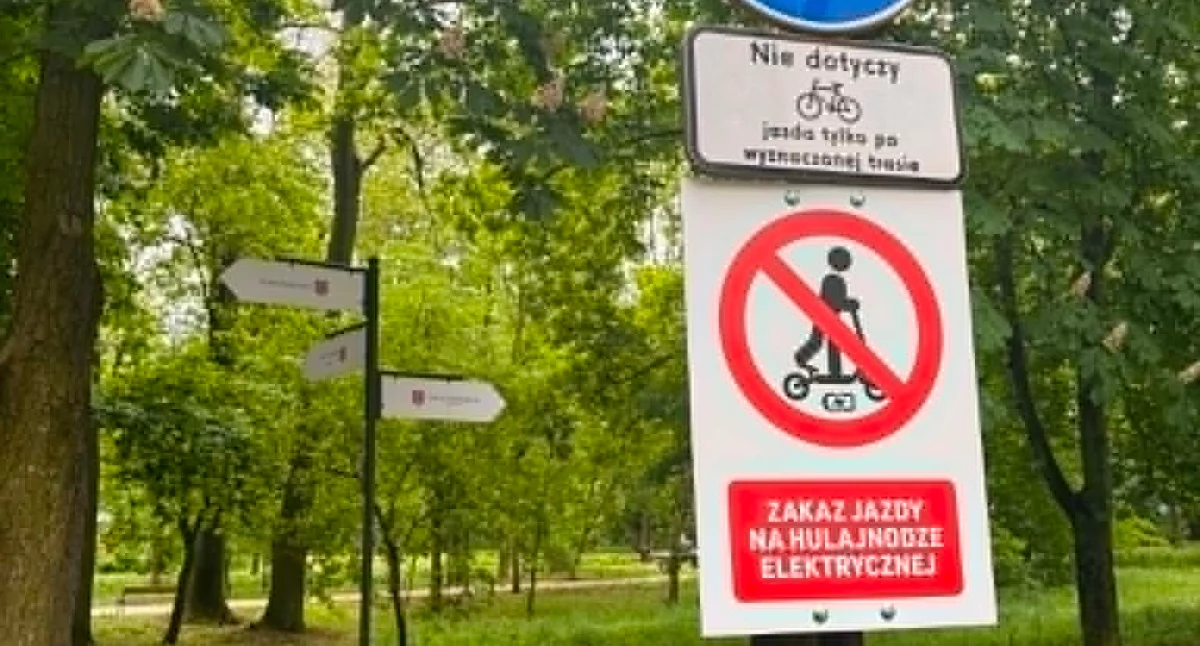 W Parku Aleksandria pojawiły się znaki zakazu dla hulajnóg elektrycznych