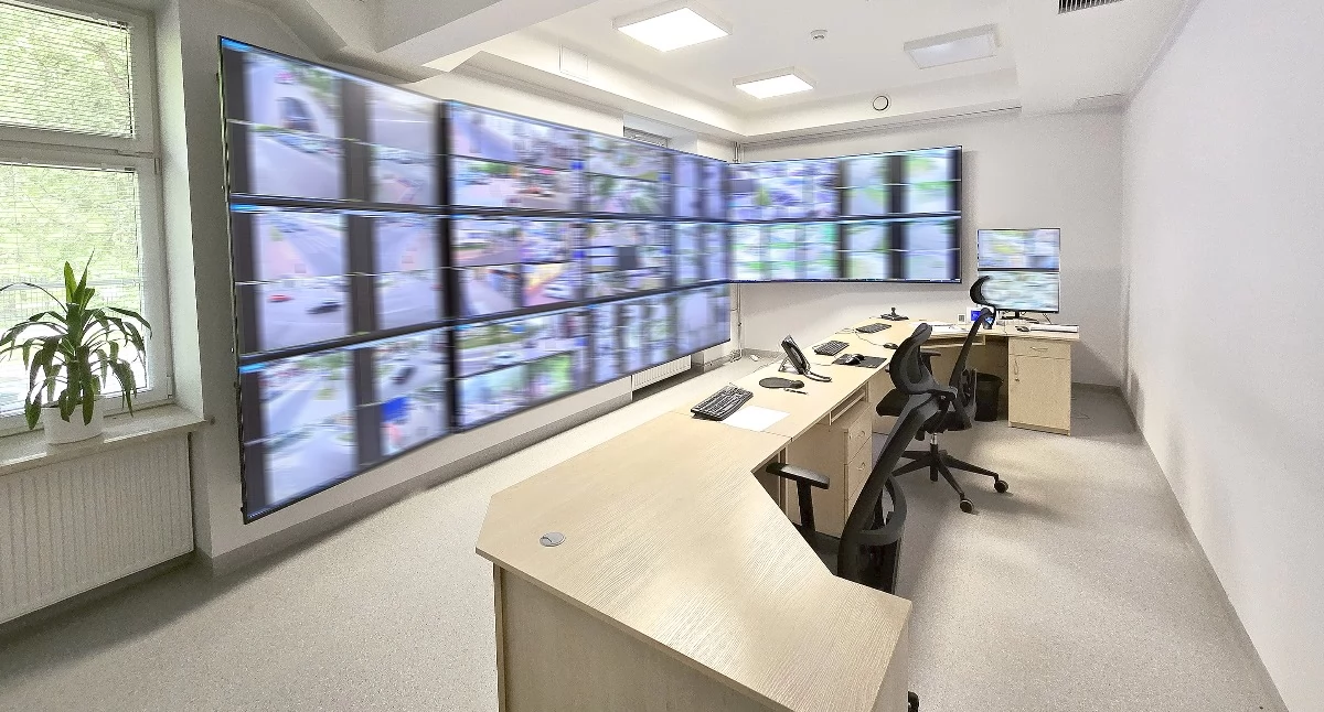 Od pływającego toi toia po ratowanie życia. Jak wyglądają kulisy pracy miejskiego monitoringu w Siedlcach?