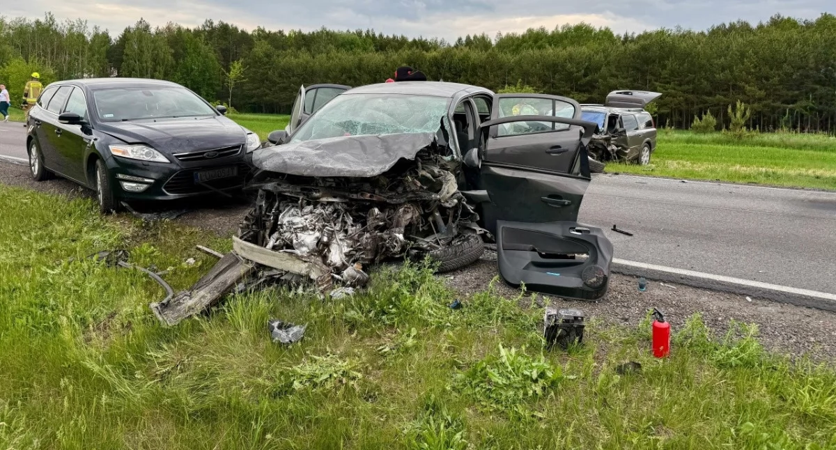 Poważny wypadek na DK-63 w gminie Łuków. Zderzyły się trzy samochody