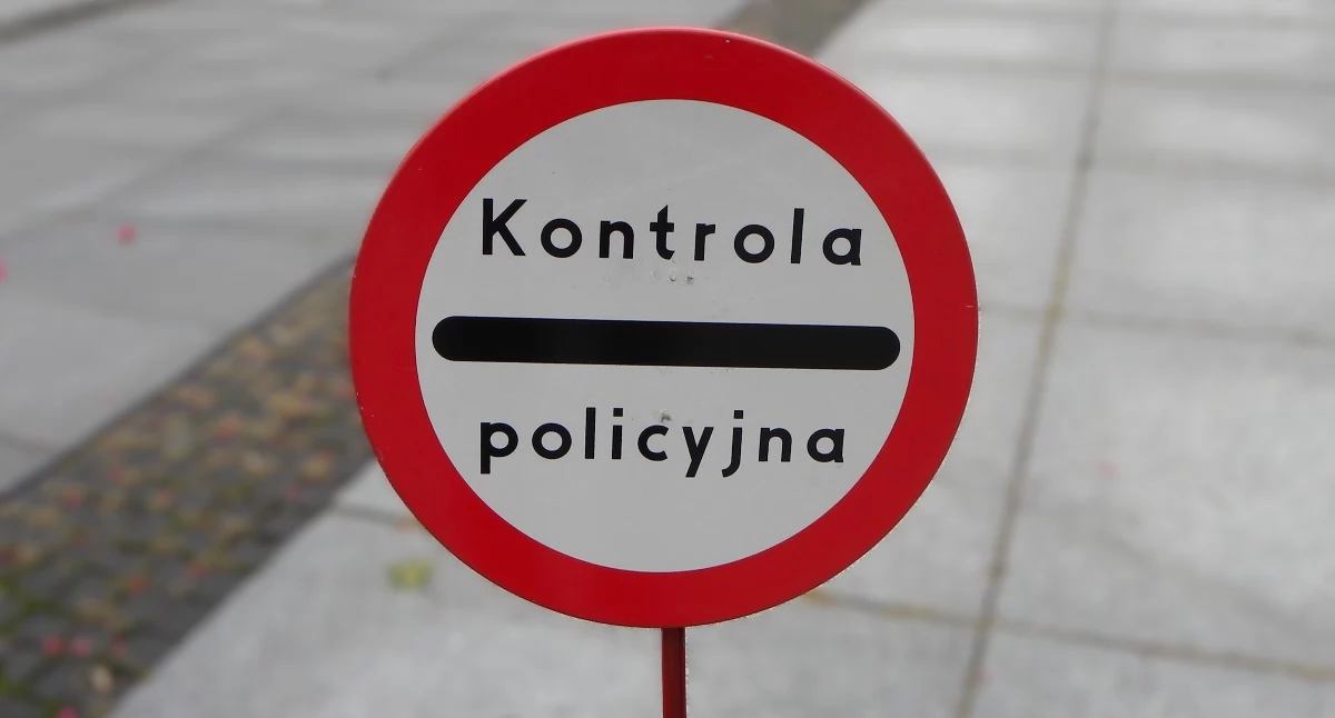Piją i jadą! Policja zatrzymała aż 13 kierujących, którzy prowadzili pojazdy pod wpływem alkoholu