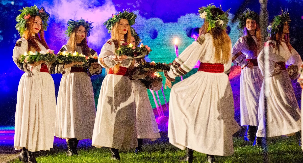 Wianki, ogień i słowiańskie obrzędy. Noc Kupały w Aleksandrii (zdjęcia+filmy)