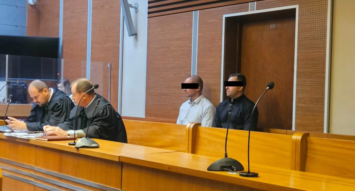 Pobicie Adama Niedzielskiego: w Siedlcach ruszył proces. Sąd skierował sprawę do mediacji