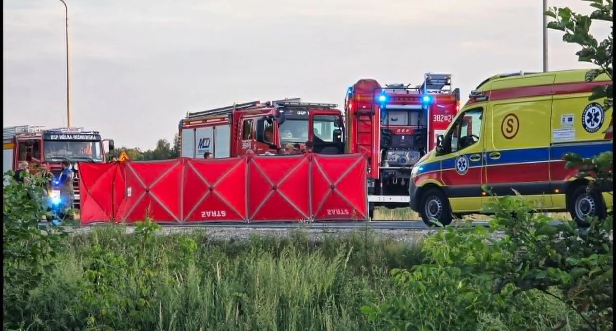 Śmiertelny wypadek w Mościbrodach. Drugie zgłoszenie wpłynęło trzy minuty później