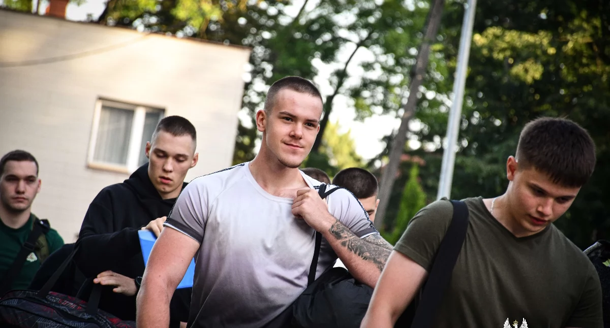 „Wakacje z WOT”. Blisko 150 ochotników rozpoczęło szkolenie w 5 Mazowieckiej Brygadzie Obrony Terytorialnej