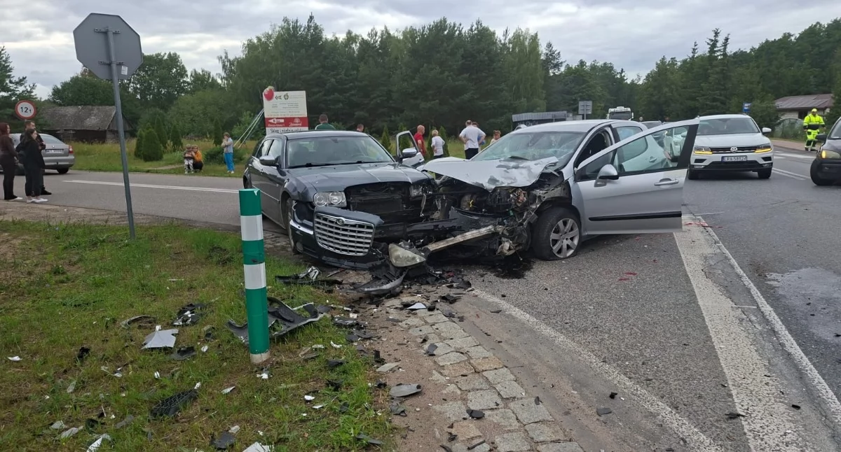 Wypadek w Kózkach. Dwoje dzieci trafiło do szpitala