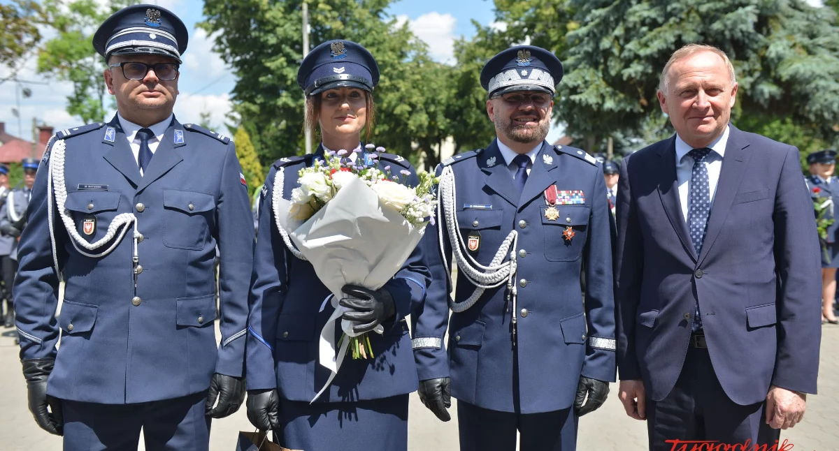 Święto Policji w Siedlcach. Awanse, odznaczenia i wyjątkowe wyróżnienie dla policjantki, która oddała szpik dziecku leczonemu w Indiach