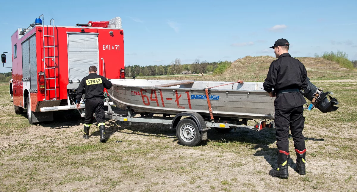 Tragiczny finał poszukiwań w Trojanowie. 41-latek utonął w wyrobisku po żwirowni