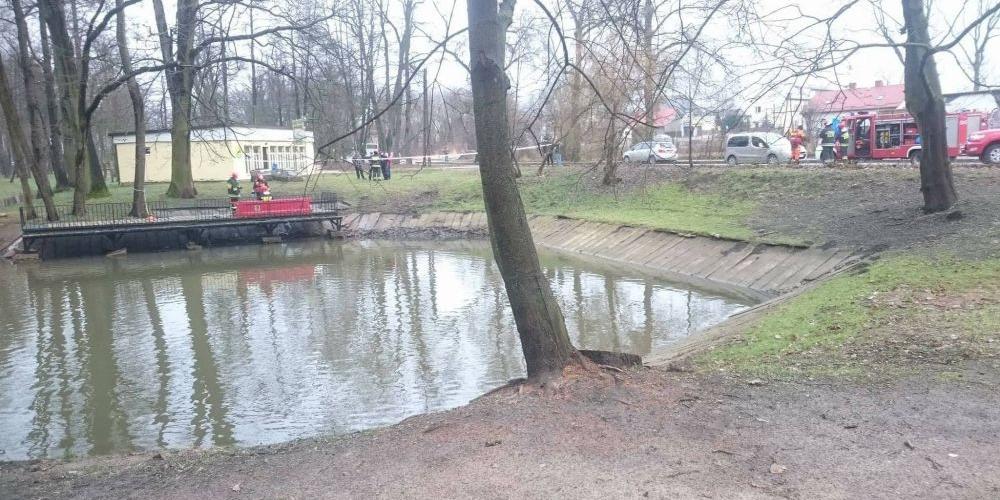 Martwa kobieta znaleziona w stawie