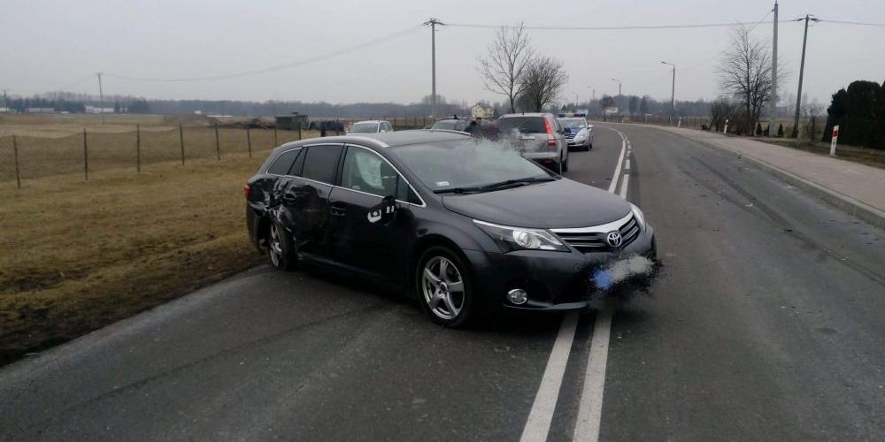 Zderzenie trzech pojazdów