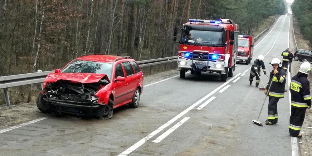 Skodą w barierę energochłonną na podwójnym gazie