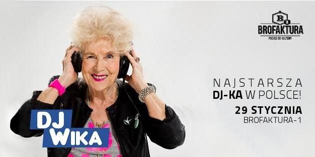 Babcia za konsoletą